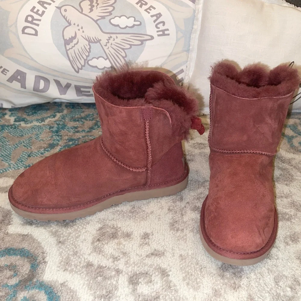 UGG - Corduroy Maroon Bow Boots - Picture 2 of 3